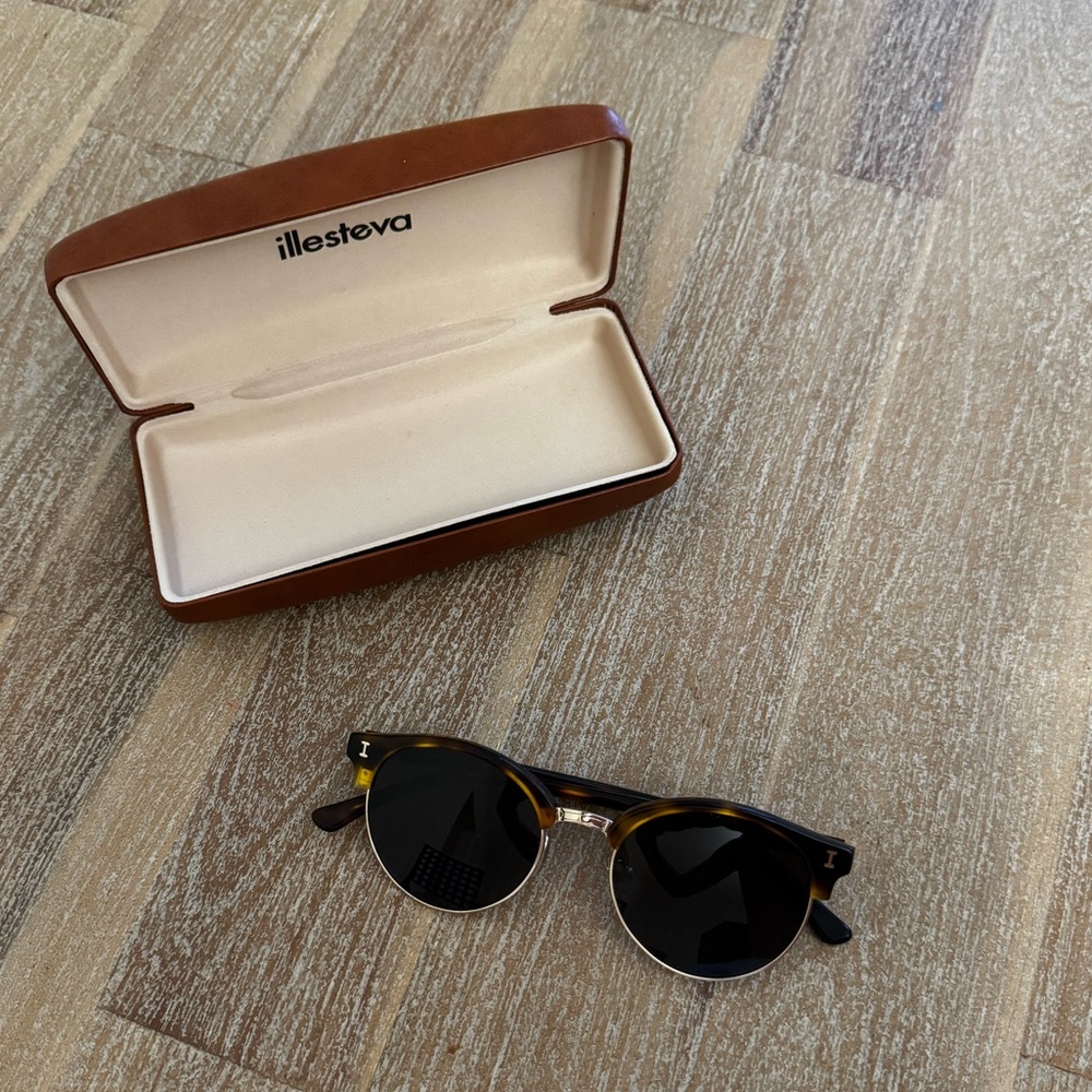 Illsteva Tortoiseshell & Gold Sunglasses
